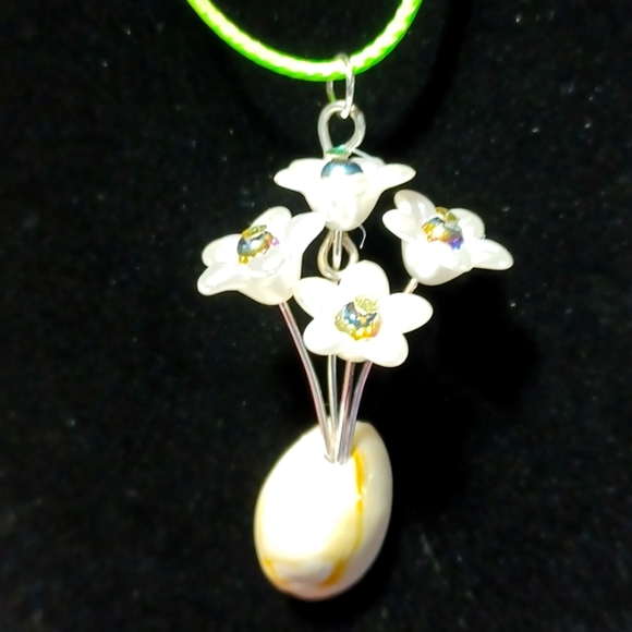 Flowers shell beads silver rainbow iridescent handmade beads white yellow golden - Picture 5 of 5